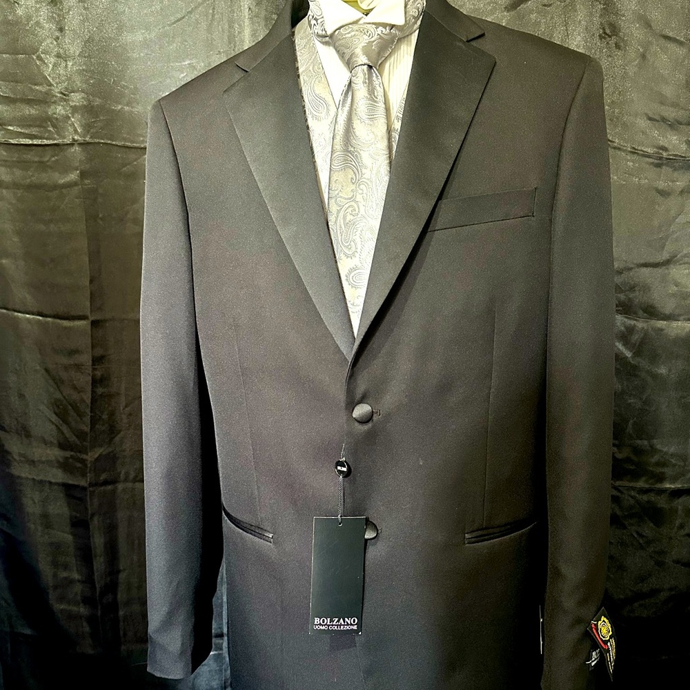 New Men's Bolzano Uomo Collezione Black Tuxedo Jacket, Vest, Shirt & Tie, Italy